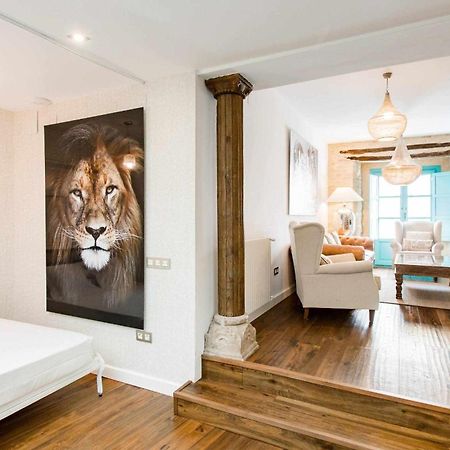 Revitalized Apartment In Historical Building Girona Exteriör bild