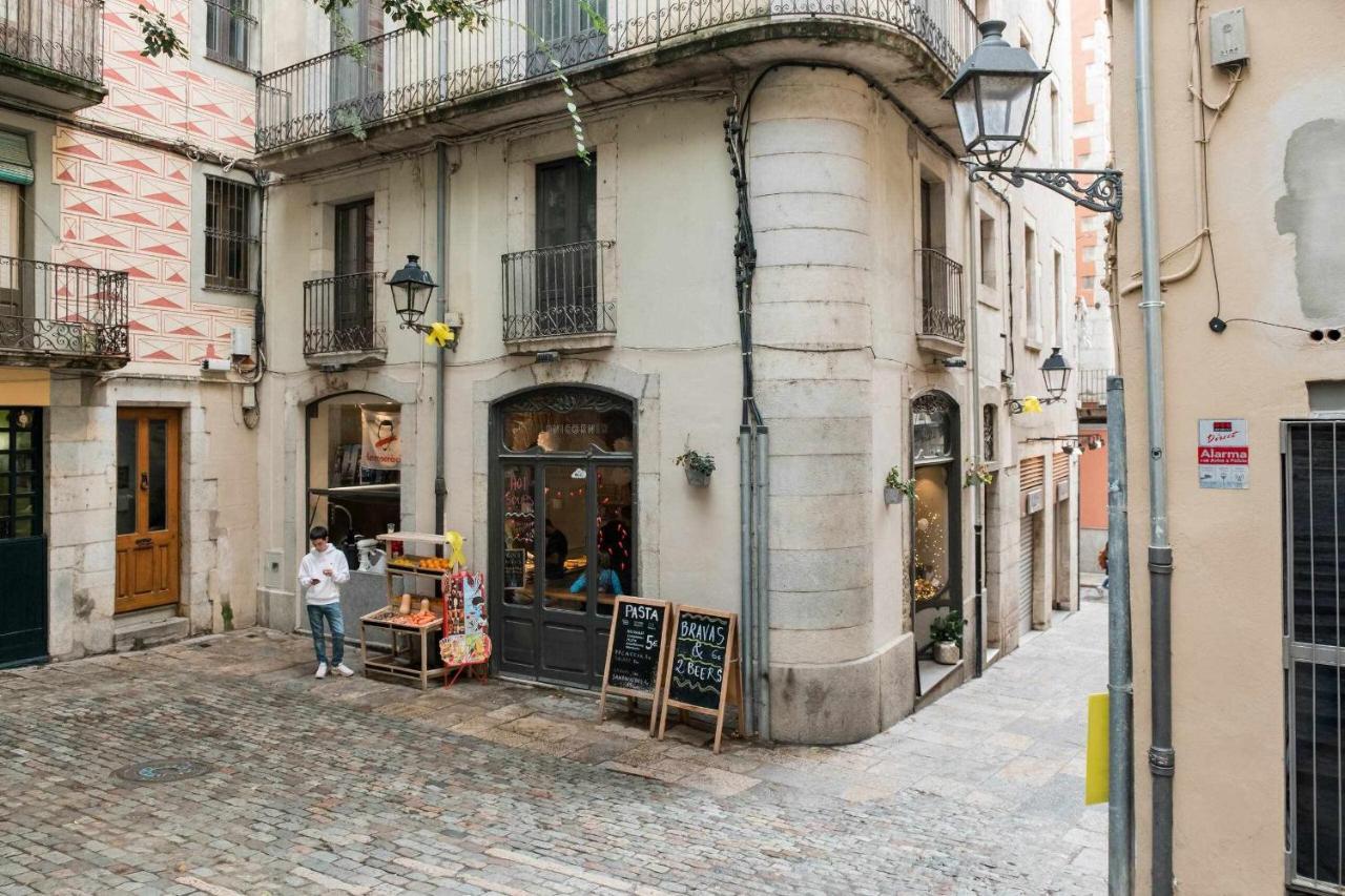 Revitalized Apartment In Historical Building Girona Exteriör bild