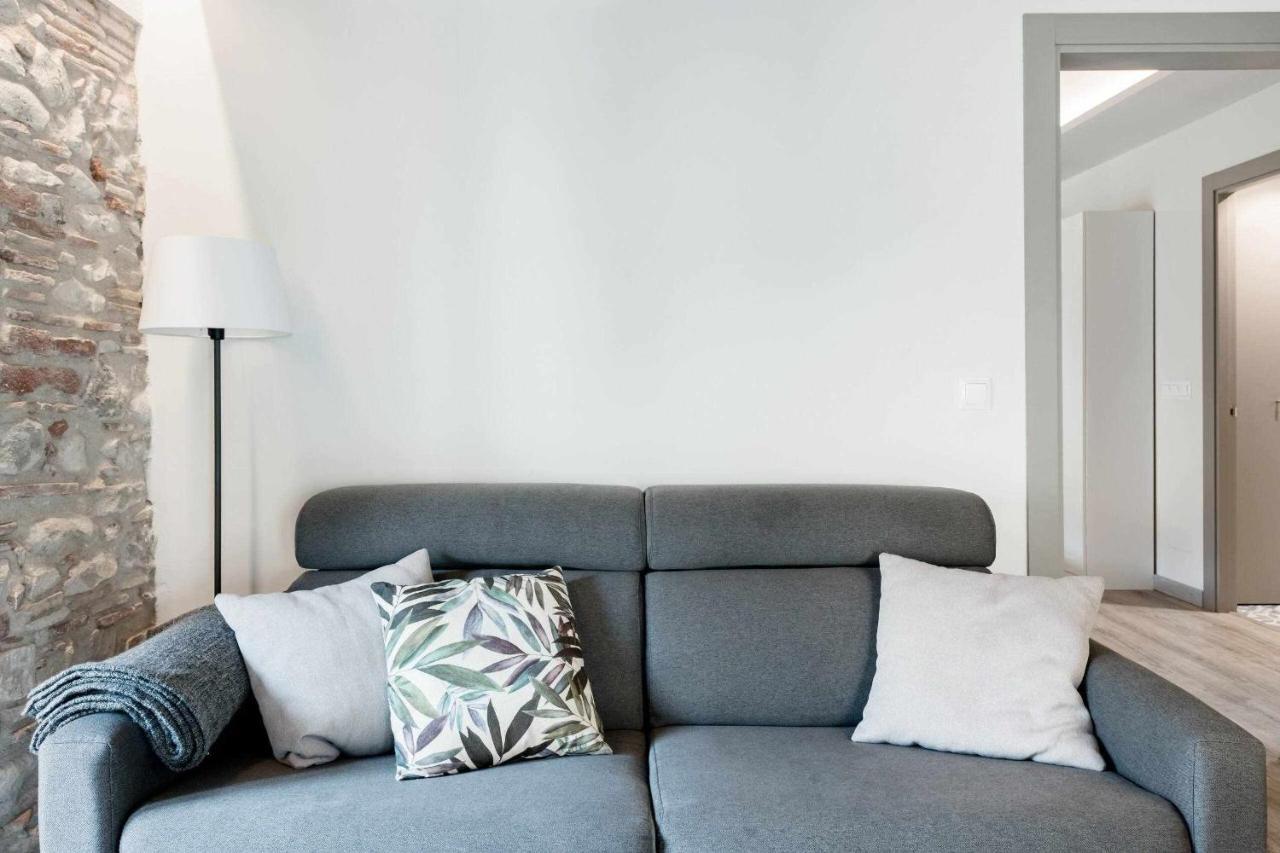 Revitalized Apartment In Historical Building Girona Exteriör bild