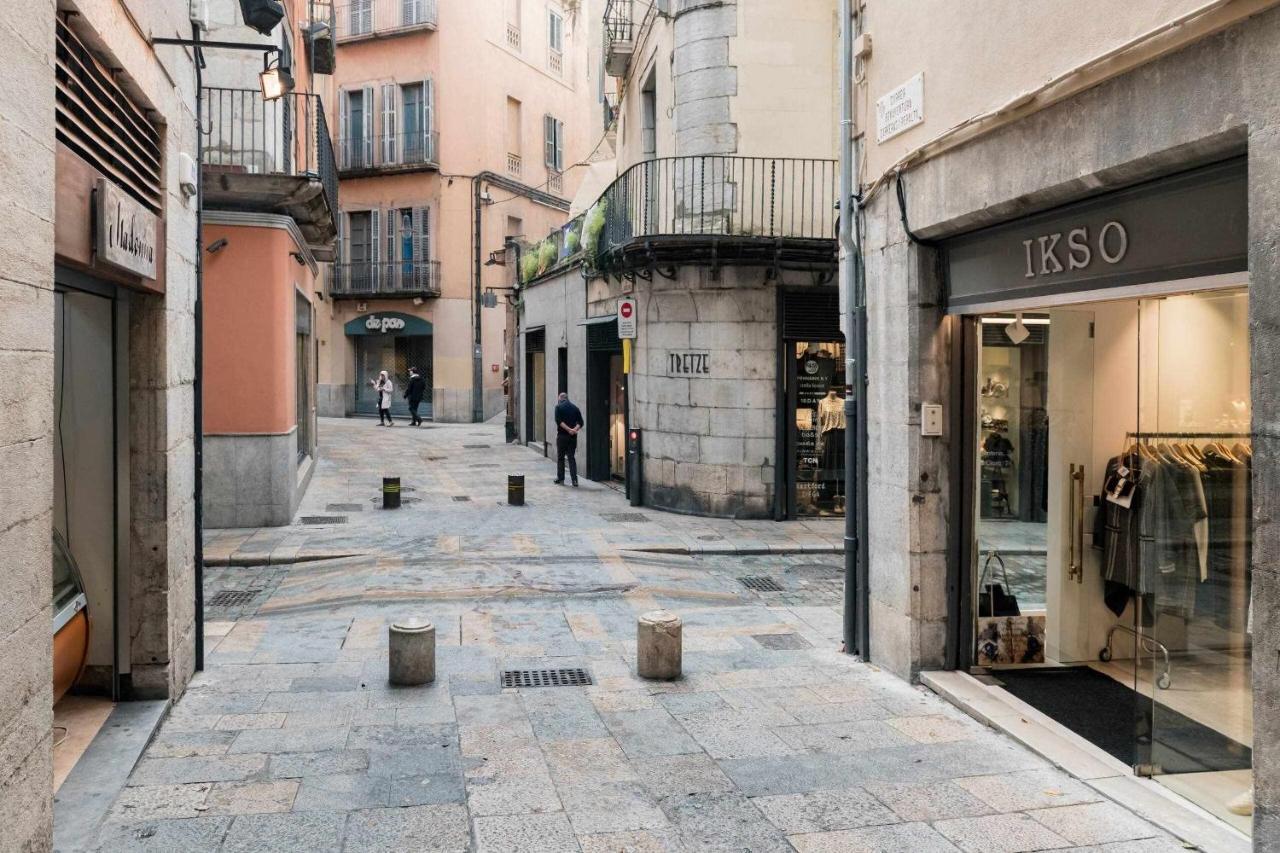 Revitalized Apartment In Historical Building Girona Exteriör bild