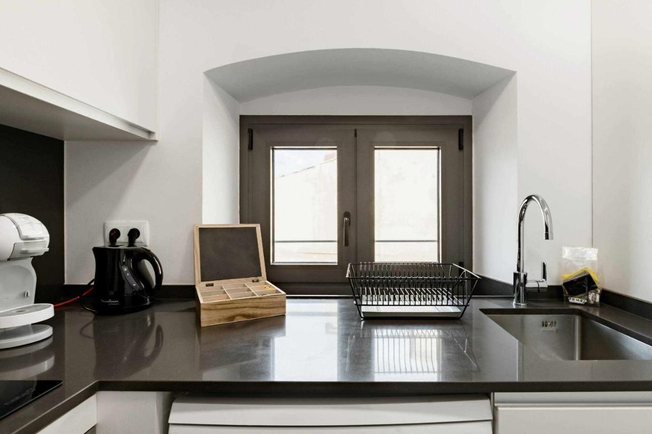 Revitalized Apartment In Historical Building Girona Exteriör bild