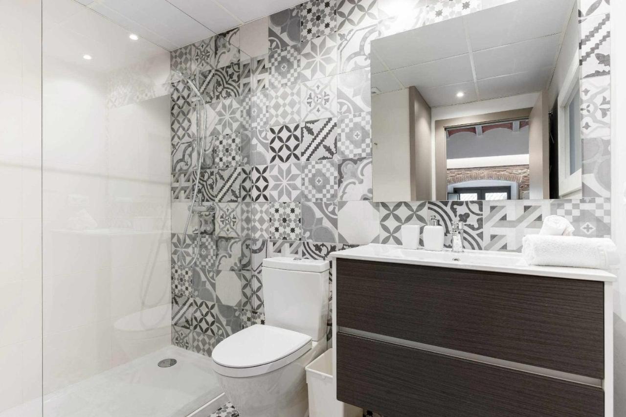 Revitalized Apartment In Historical Building Girona Exteriör bild